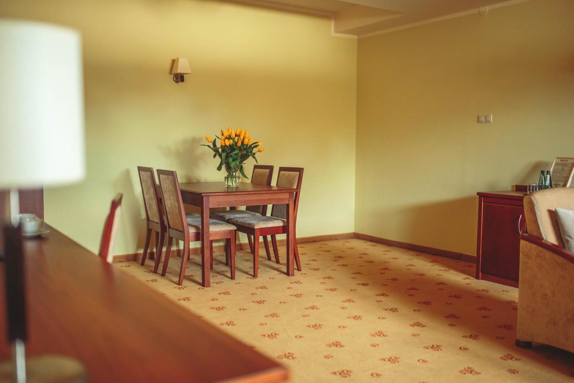 Hotel Rycerski Czeladź Buitenkant foto