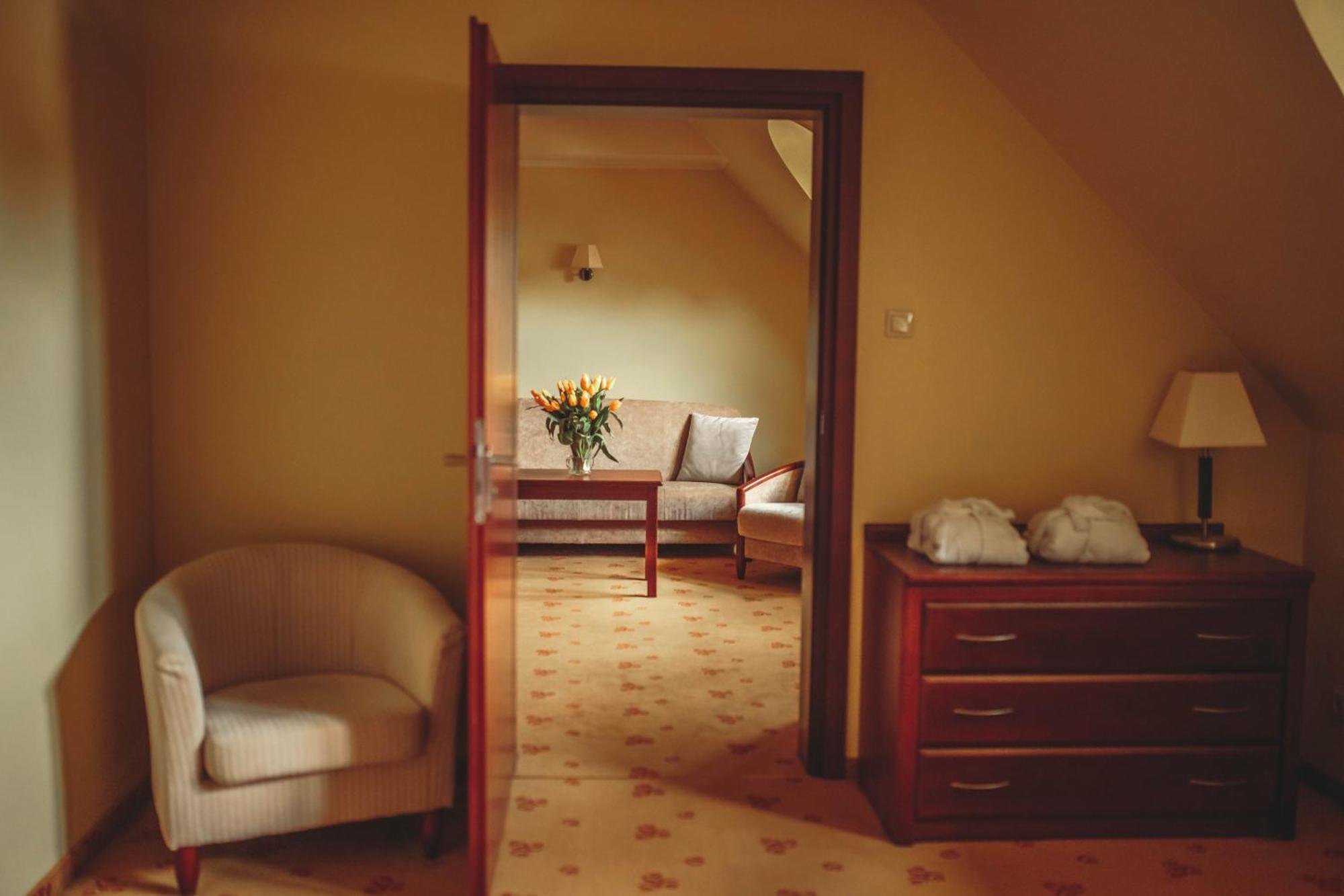 Hotel Rycerski Czeladź Buitenkant foto